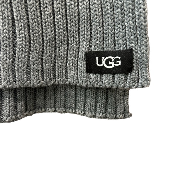UGG Scarf - Picture 3 of 3